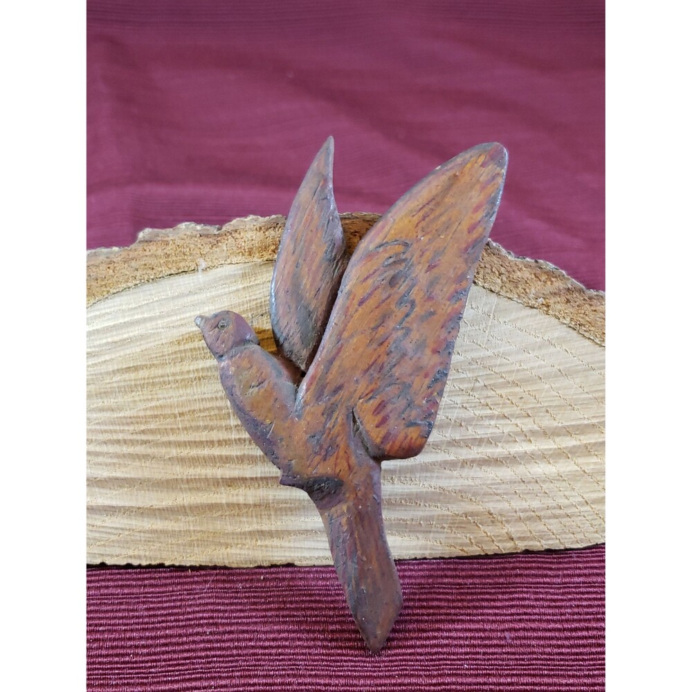 Vintage Unsigned Hand Carved, Hand Painted Wood Bird In Flight Pin/Brooch